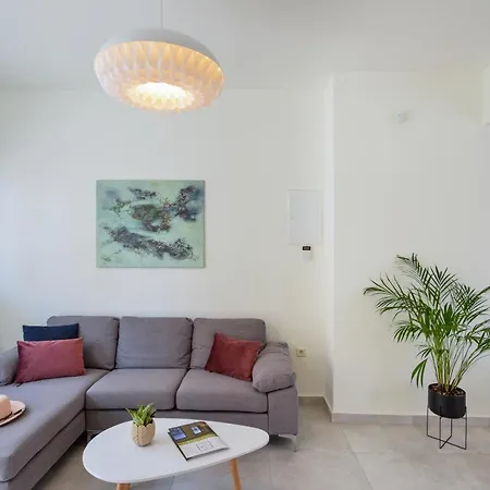 Elia Residences