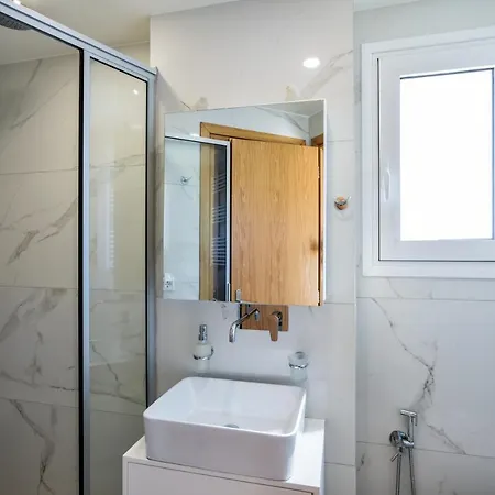 Elia Residences Apartment