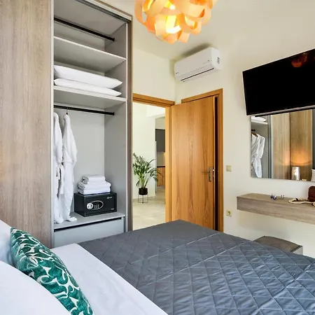 Elia Residences Apartment