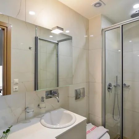 Elia Residences Apartment *